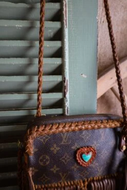 LEATHER AND VODKA MARLY CAMEL FRINGE 20CT KINGMAN TURQUOISE BAG 19 LEATHER AND VODKA MARLY CAMEL FRINGE 20CT KINGMAN TURQUOISE BAG -Western Cowboy Clothing Store 0D6A0037