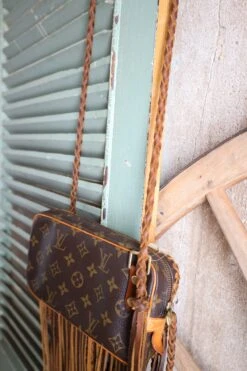 LEATHER AND VODKA MARLY CAMEL FRINGE 20CT KINGMAN TURQUOISE BAG 23 LEATHER AND VODKA MARLY CAMEL FRINGE 20CT KINGMAN TURQUOISE BAG -Western Cowboy Clothing Store 0D6A0041