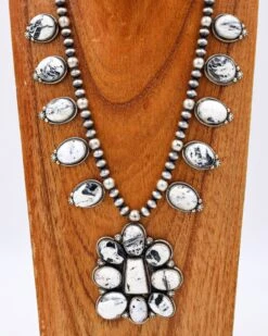 WHITE BUFFALO WITH NAVAJO PEARLS EARRING AND NECKLACE SET 12 WHITE BUFFALO WITH NAVAJO PEARLS EARRING AND NECKLACE SET -Western Cowboy Clothing Store 0D6A3187