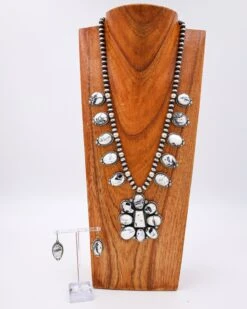WHITE BUFFALO WITH NAVAJO PEARLS EARRING AND NECKLACE SET
