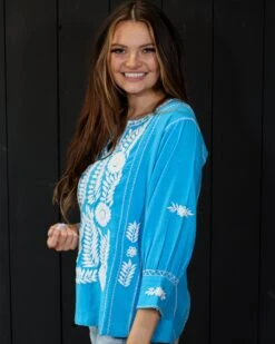 LONGSLEEVE EMBROIDERED BLOUSE -Western Cowboy Clothing Store 0D6A3931