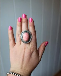 NAVAJO QUEEN PINK CONCH OVAL ROPE RING- SIZE 6.5 -Western Cowboy Clothing Store 158 3f92d5ae 50f7 4ad4 9382 056776a250c4
