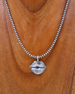 LOVE TOKENS STERLING SILVER PUCKER UP LIPS CHARM PENDANT -Western Cowboy Clothing Store 272
