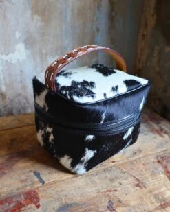 VINTAGE COWGIRL CASES TOILETRY BAG -Western Cowboy Clothing Store 272 9e4edc95 0214 4cb4 b8ba dc47f885e12c