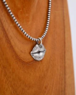 LOVE TOKENS STERLING SILVER PUCKER UP LIPS CHARM PENDANT -Western Cowboy Clothing Store 273