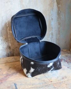 VINTAGE COWGIRL CASES TOILETRY BAG -Western Cowboy Clothing Store 274 2e160a9b b0d6 49de a3fd e7746af98616