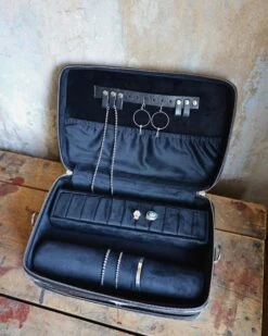 VINTAGE COWGIRL CASES JEWELRY DOUBLE DECKER CASE -Western Cowboy Clothing Store 284 1e452a48 3adc 456f 8df4 95a98b31512b