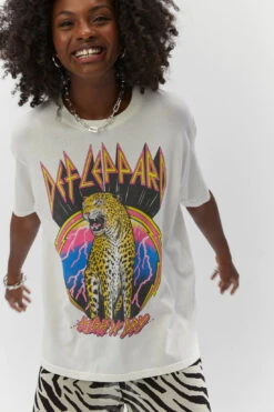 DAYDREAMER DEF LEPPARD HIGH 'N' DRY TEE 7 DAYDREAMER DEF LEPPARD HIGH 'N' DRY TEE -Western Cowboy Clothing Store CB300DEF716 VNWHT DEFLEPPARDHIGHNDRYWEEKENDTEE ECOMMCROPPED 1 1100x 1c033e43 12de 4c51 931e a23fa0ed79db