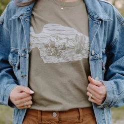 TUMBLEWEED TEXSTYLES ARROWHEAD LANDSCAPE TEE -Western Cowboy Clothing Store IMG 9520 2 544x544 0687ef0d 10b2 4c3f bba7 1b1e990ff9c6
