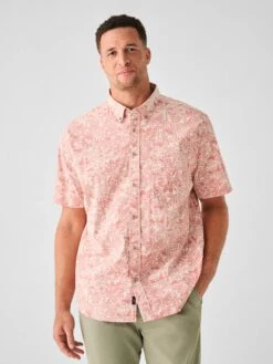 Faherty Short-Sleeve Stretch Playa Shirt -Western Cowboy Clothing Store SP23 faherty mens MWS2306 CTP SS STRETCH PLAYA SHIRT CORAL TILE PRINT EXTENDED crop 1 2000x 106431da 8517 4914 8db9 e04b447443dd