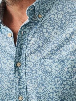 Faherty Short-Sleeve Breeze Shirt -Western Cowboy Clothing Store SP23 faherty mens MWS2332 TWH SS BREEZE SHIRT TEAL WATERS HILO detail 1 2000x 7215d290 d8ba 4a7f b3b8 8cb7e0cab025