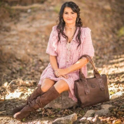 STS WESTWARD TOTE -Western Cowboy Clothing Store STS30850 westward tote lifestyle 3 2048x d51e8db7 f53d 4207 b10a 69bd8bdca50b