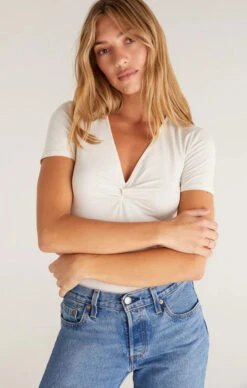 Z SUPPLY TABBY TWIST TOP- SANDSTONE 7 Z SUPPLY TABBY TWIST TOP- SANDSTONE -Western Cowboy Clothing Store ZT231405 SSN DETAIL 3 540x de668013 cedd 465b b3b4 9ace555534cc