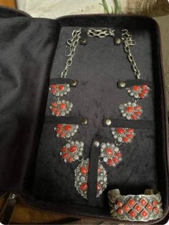 VINTAGE COWGIRL CASES JEWELRY SQUASH BLOSSOM CASE -Western Cowboy Clothing Store image 1024x1024 2x 20cc9236 18b7 4e77 b37e dacd4a6a8ed4