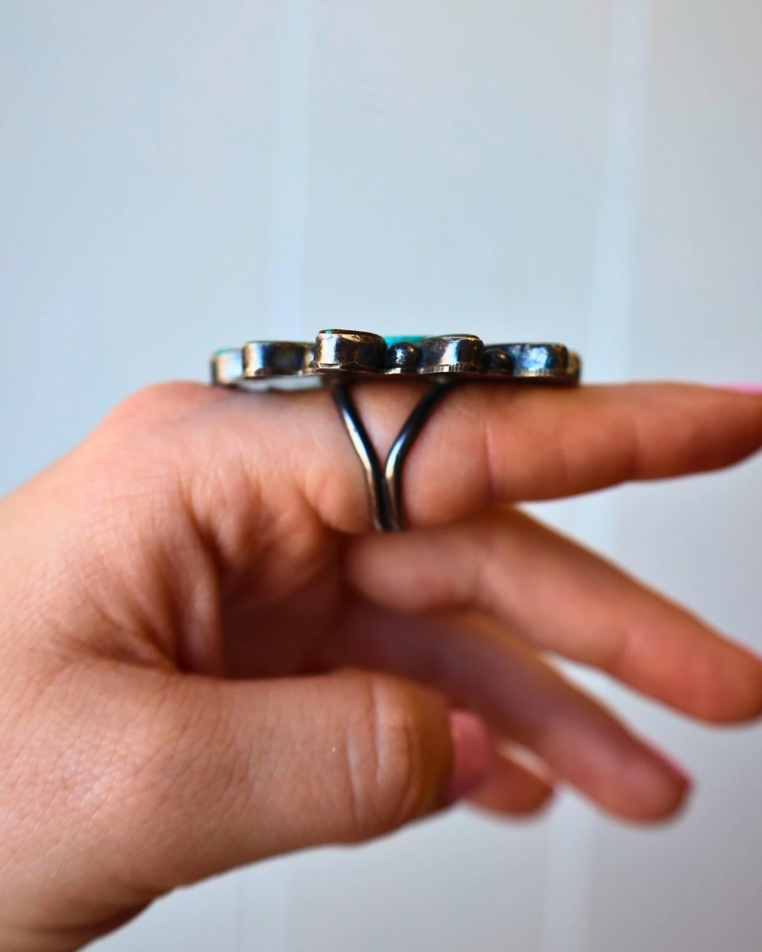 TURQUOISE AND BROWN FLOWER RING- SIZE 8 3 TURQUOISE AND BROWN FLOWER RING- SIZE 8 - Image 3