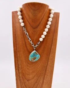 LOVE TOKENS SHORT PEARL BENNY CHAIN TURQUOISE NECKLACE